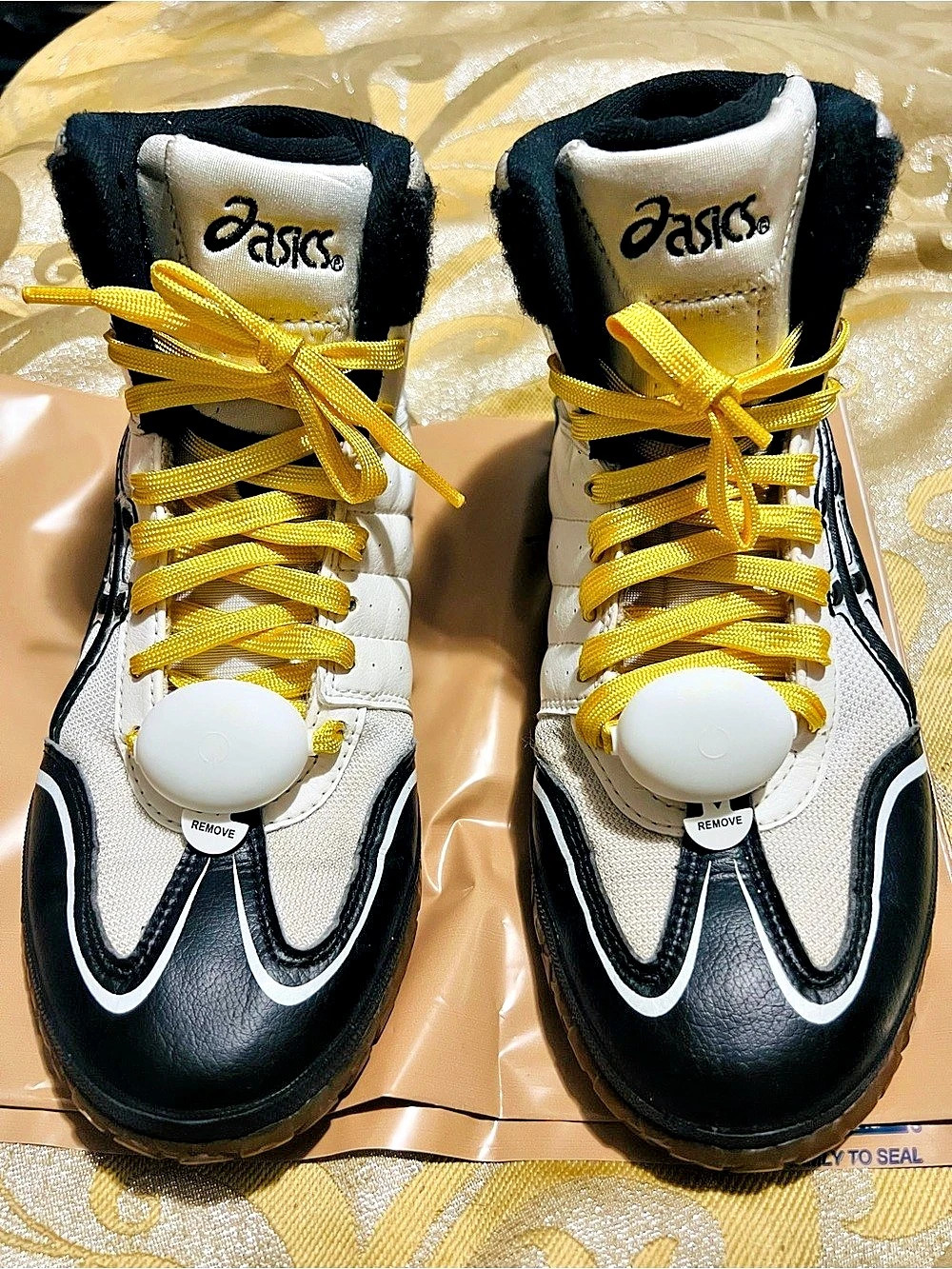 Vintage ASICS Unrestrained Wrestling Shoes Men’s Size 6 Black White Y2K